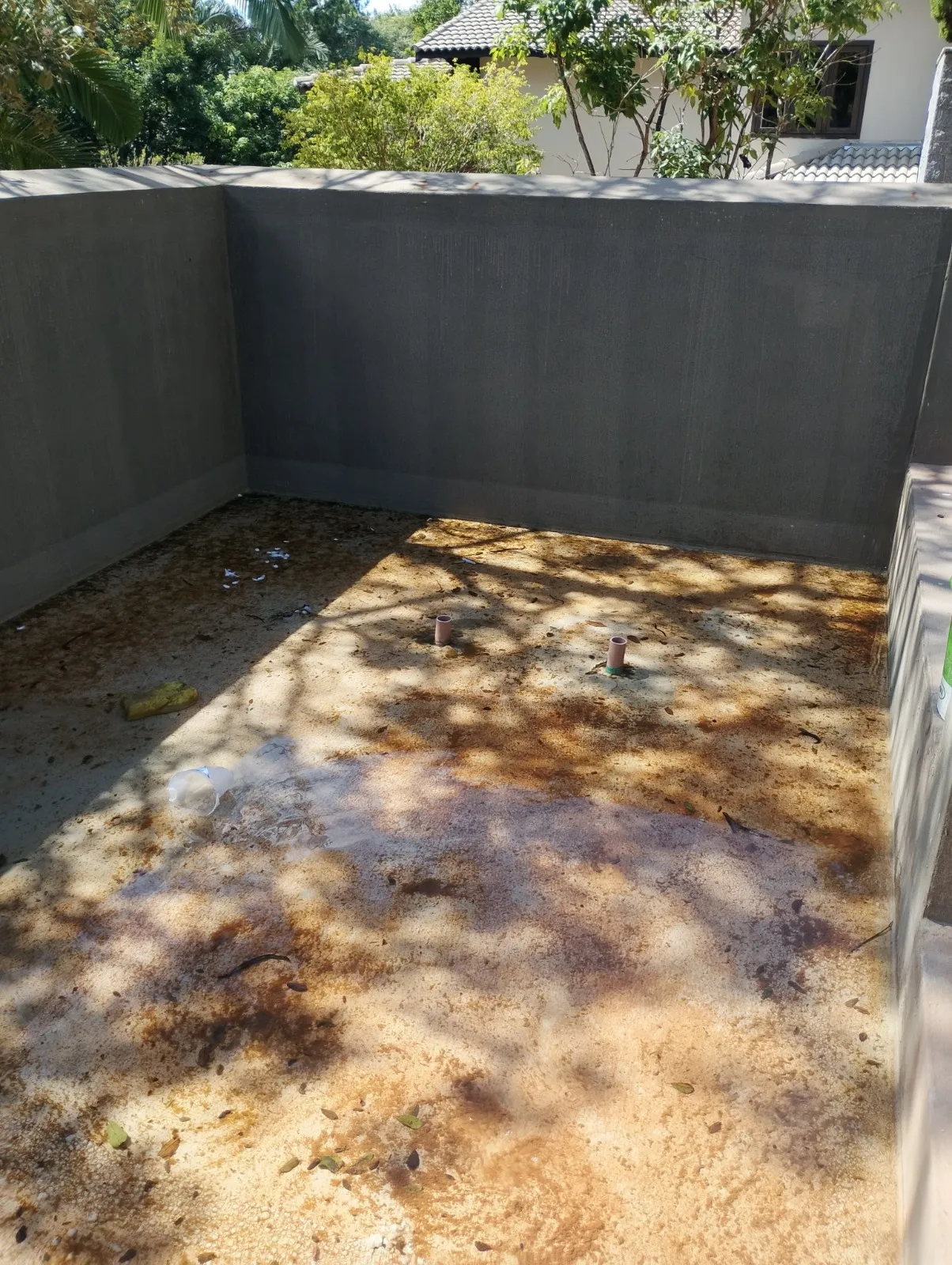 Piscina antes da aplicação do sistema impermeabilizante