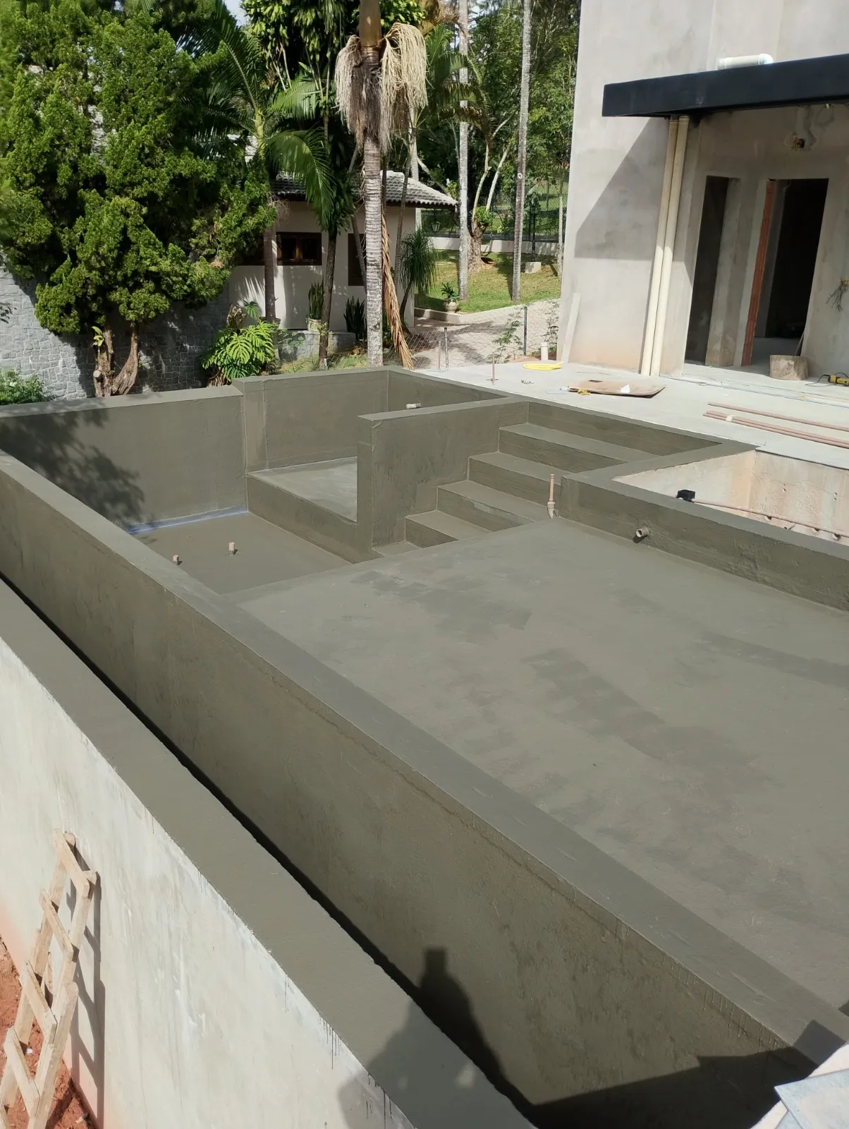 Piscina com sistema impermeabilizante aplicado em toda a estrutura